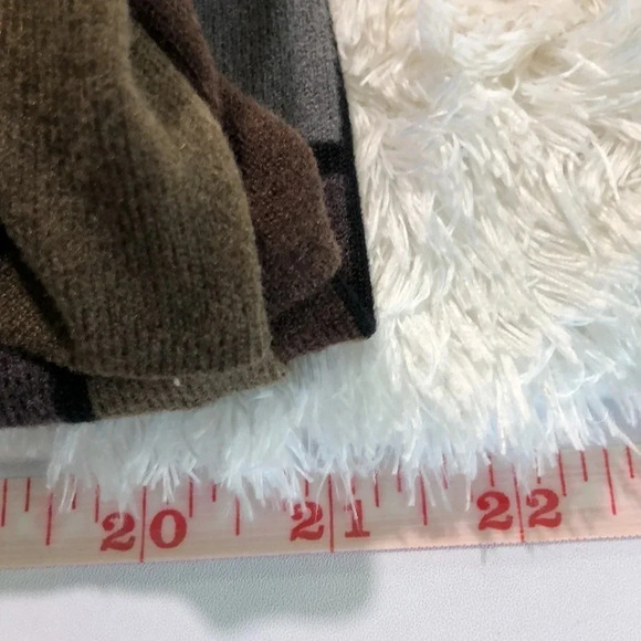 D&CO. Long Sleeve Plaid Top - Picture 7 of 7